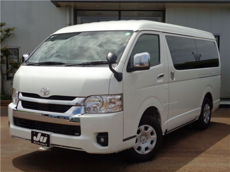 TOYOTA HIACE