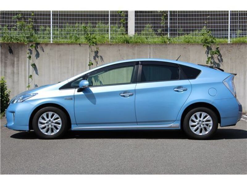 PRIUS PHV