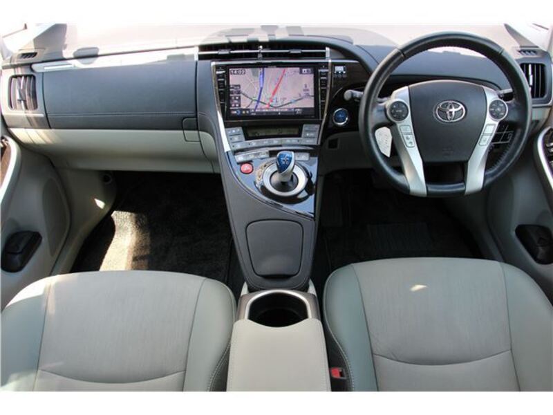 PRIUS PHV