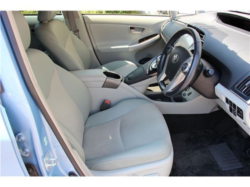 PRIUS PHV
