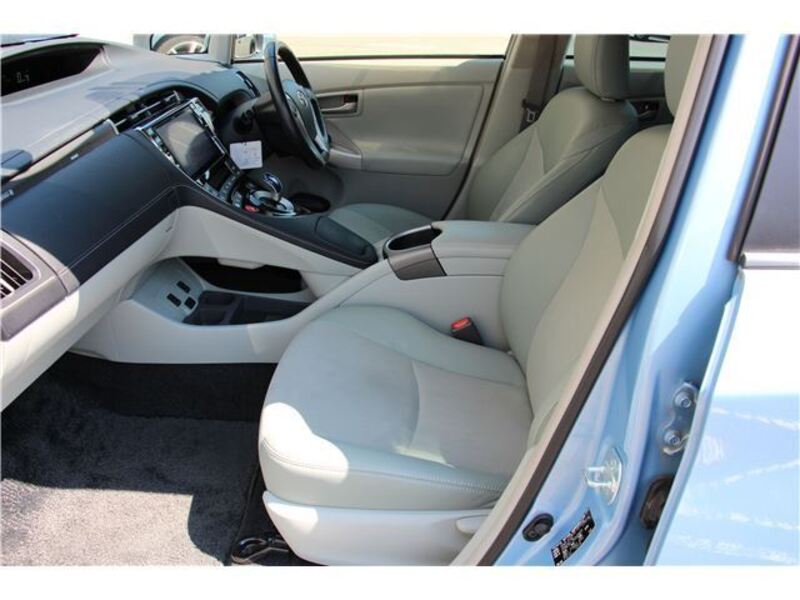 PRIUS PHV