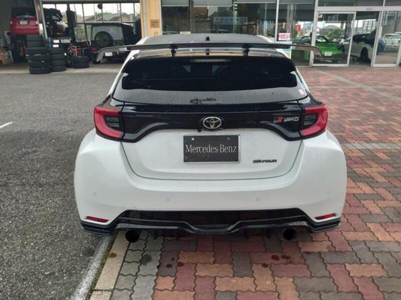 GR YARIS