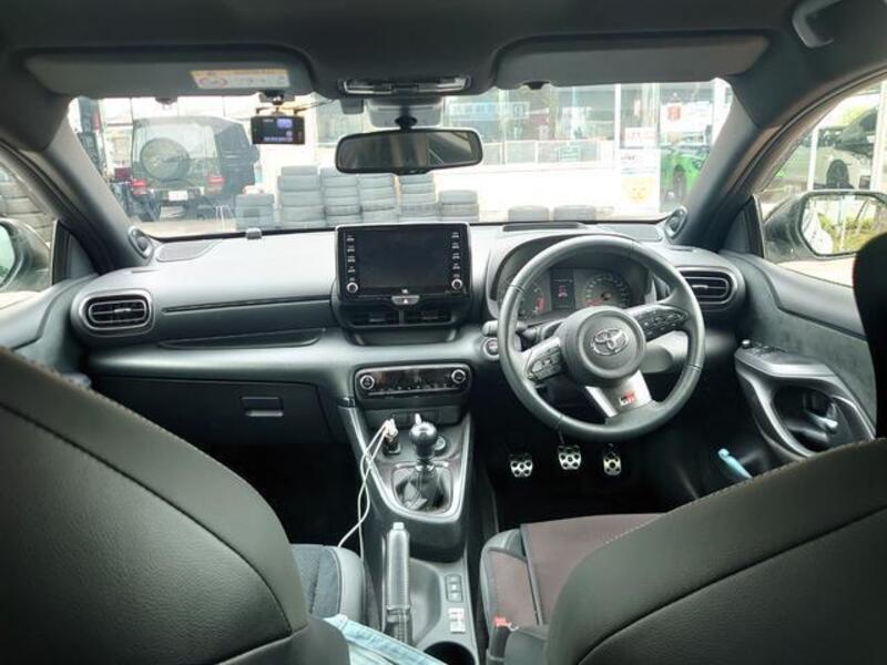 GR YARIS