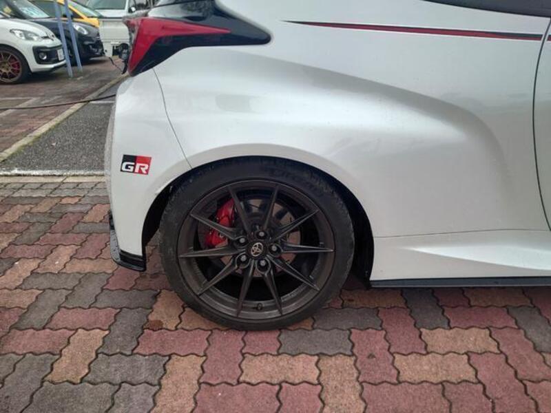 GR YARIS