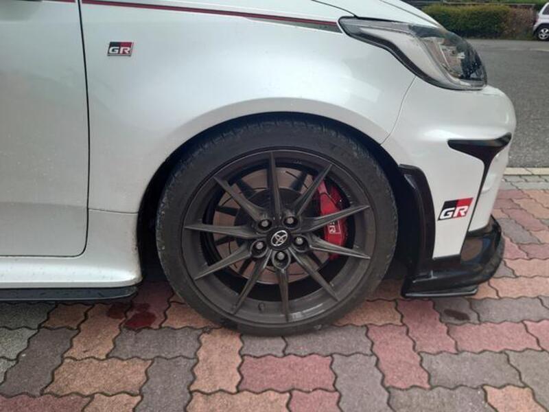 GR YARIS