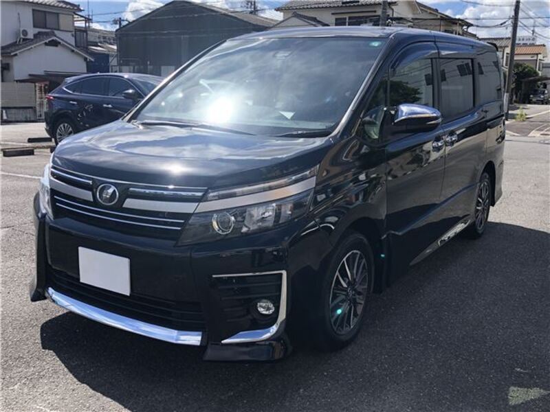 TOYOTA VOXY