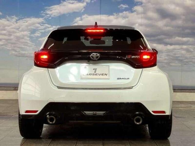 GR YARIS