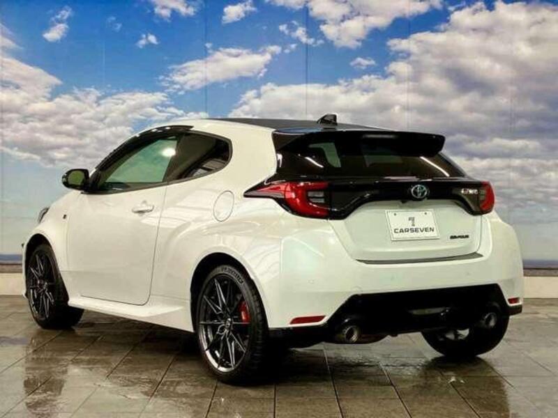 GR YARIS
