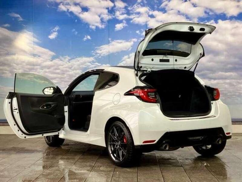 GR YARIS
