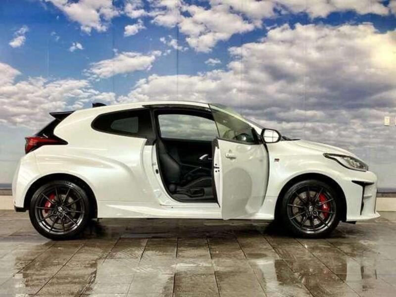 GR YARIS
