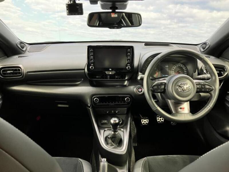 GR YARIS