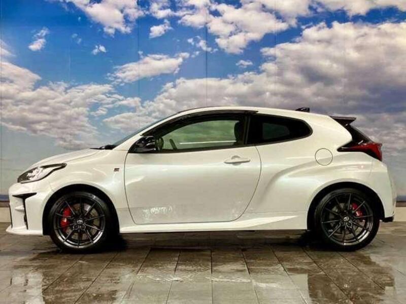 GR YARIS