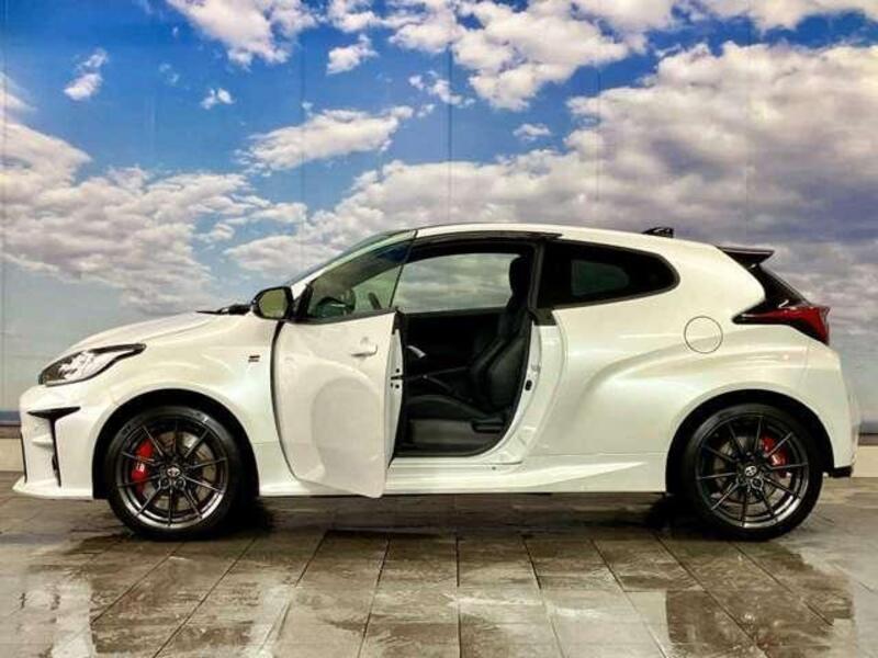 GR YARIS