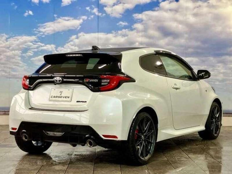 GR YARIS