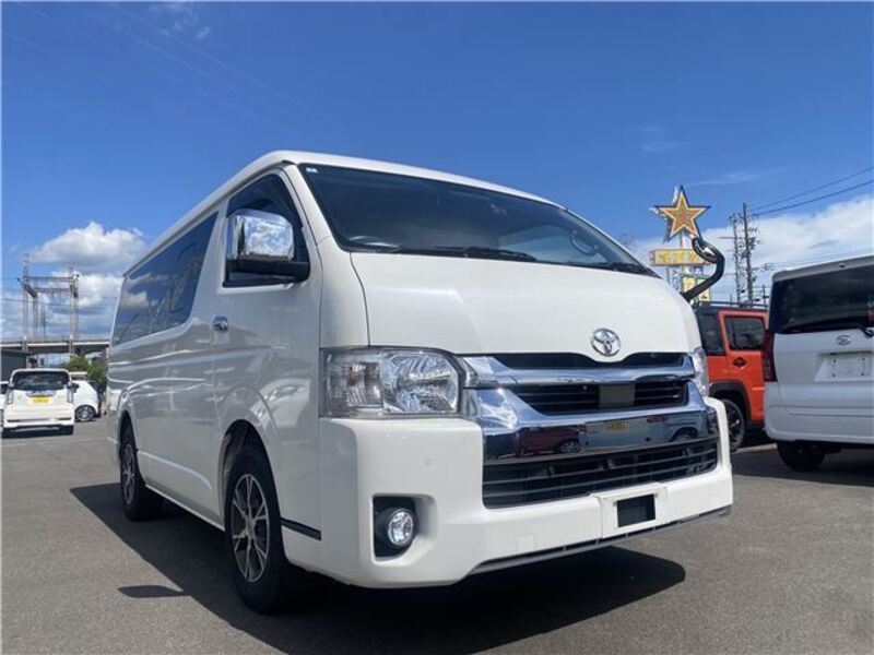 TOYOTA HIACE