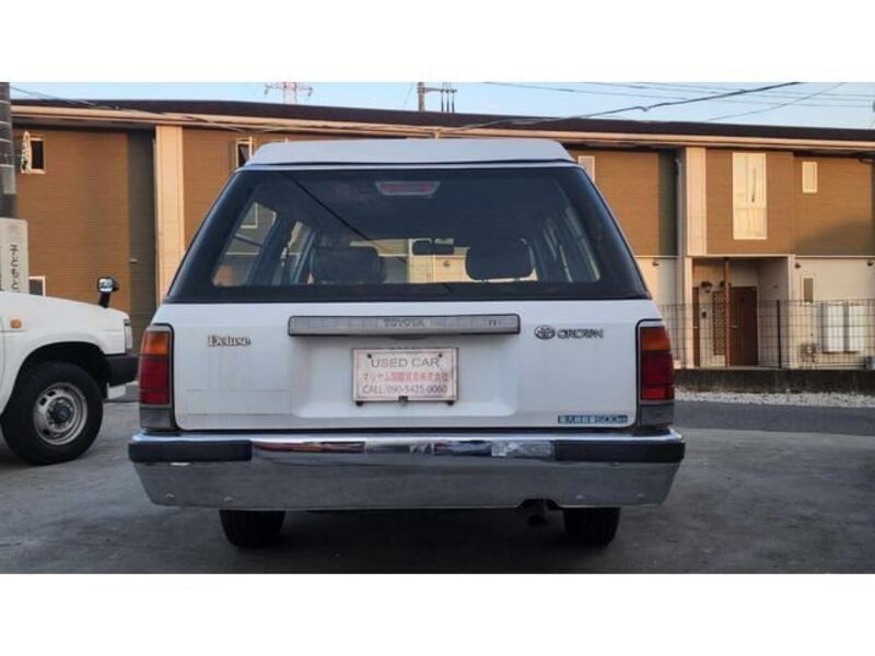 CROWN VAN