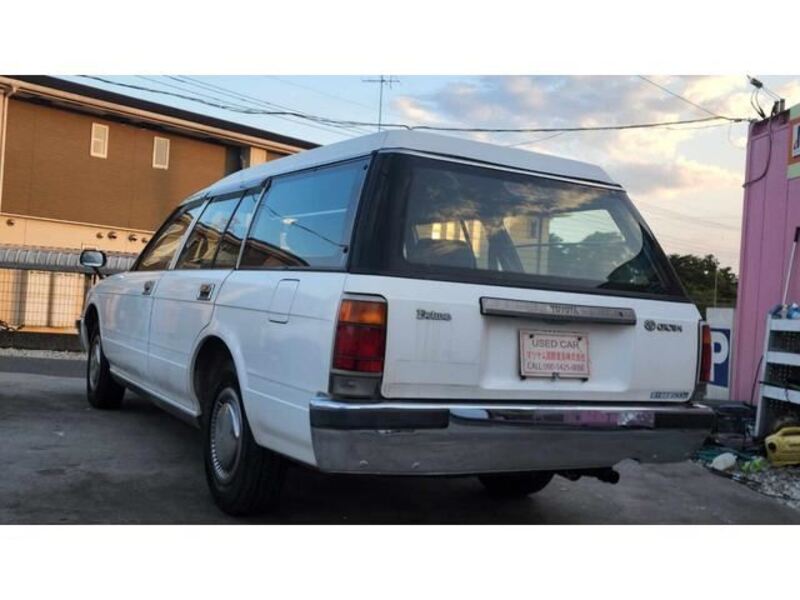 CROWN VAN