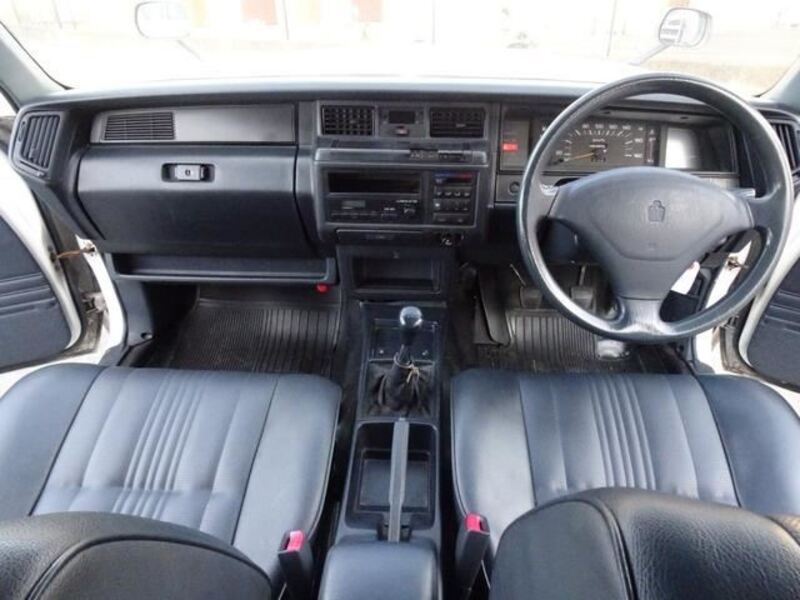 CROWN VAN