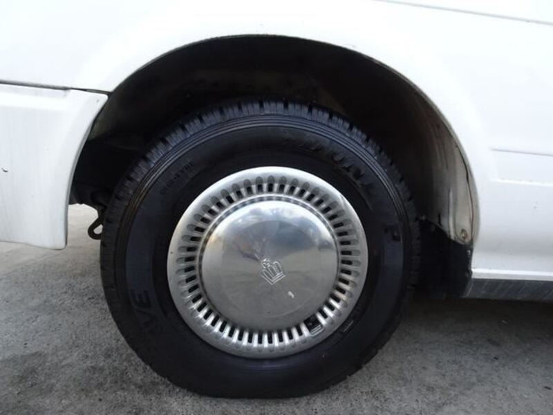 CROWN VAN