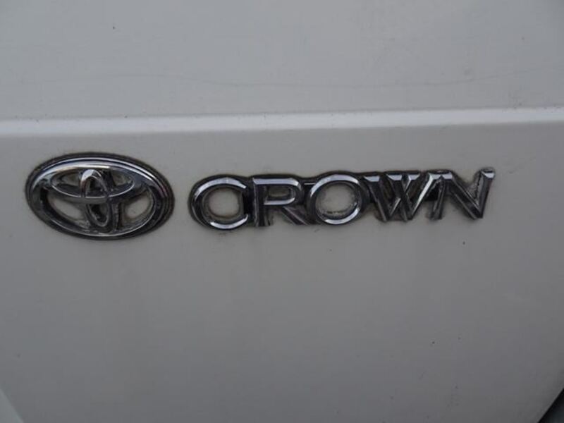 CROWN VAN