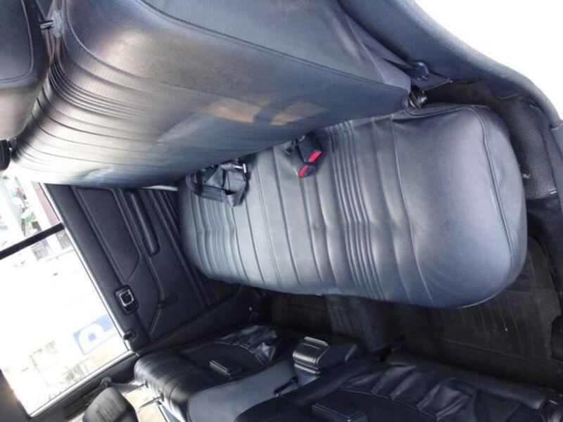 CROWN VAN