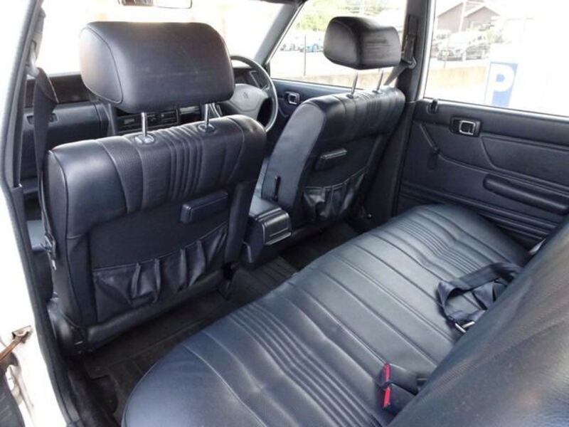 CROWN VAN