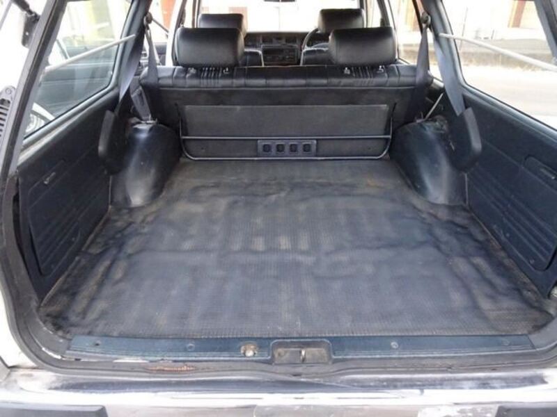 CROWN VAN