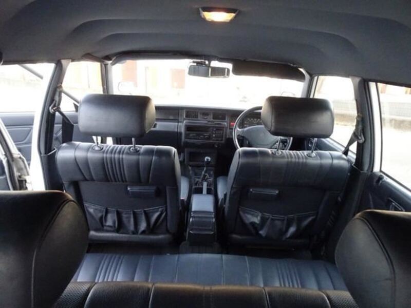 CROWN VAN