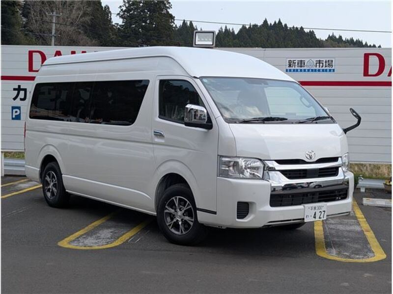 TOYOTA HIACE