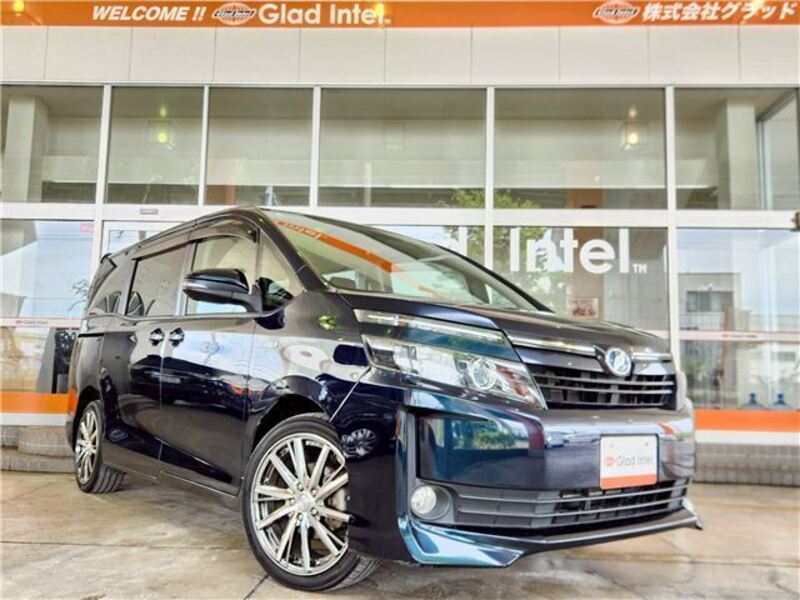 TOYOTA VOXY