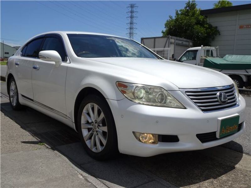 LEXUS LS
