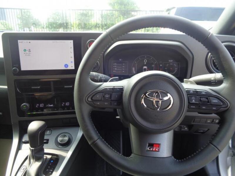 GR YARIS