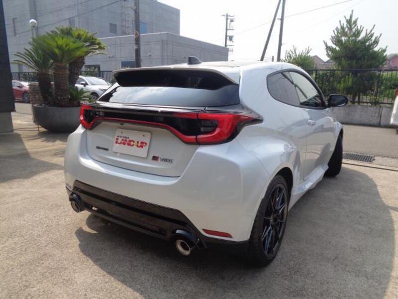 GR YARIS