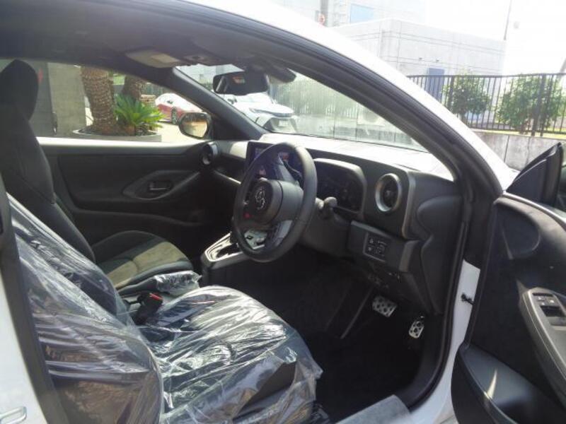 GR YARIS
