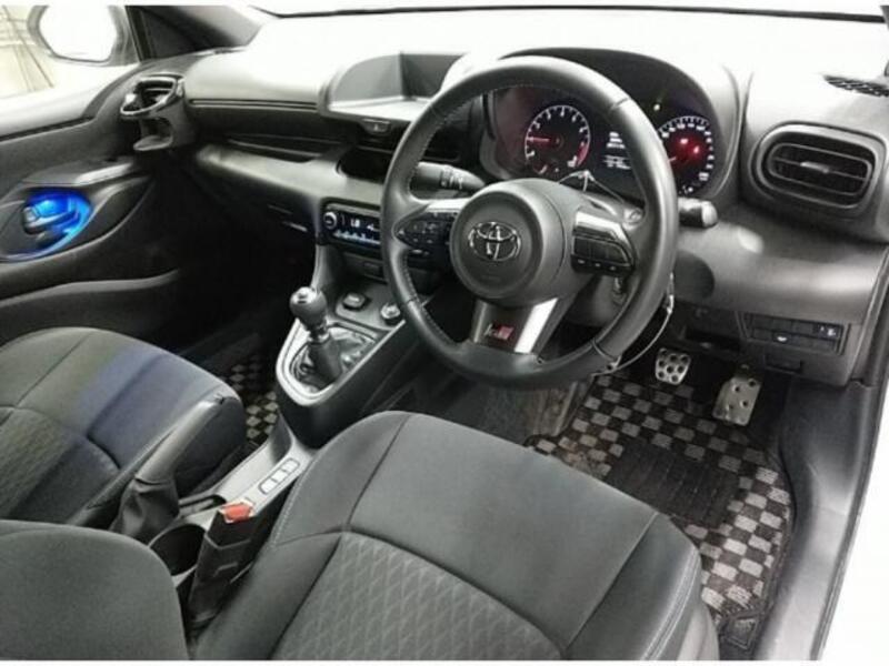 GR YARIS