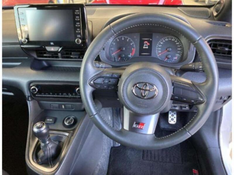 GR YARIS