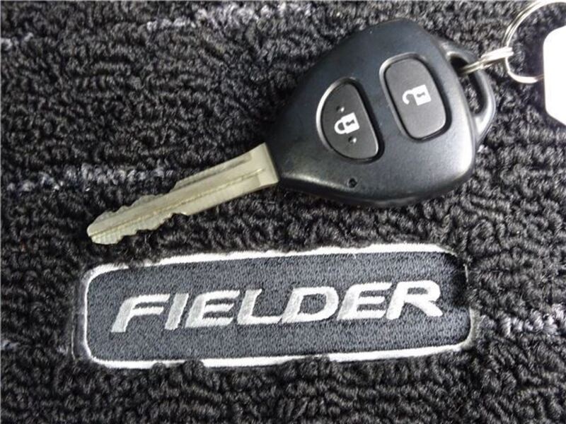 COROLLA FIELDER