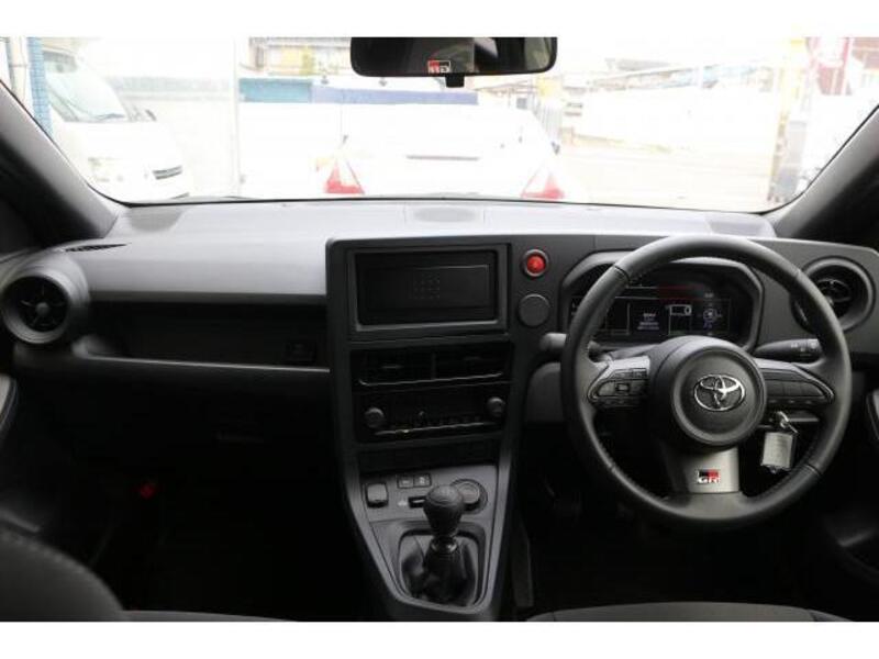 GR YARIS