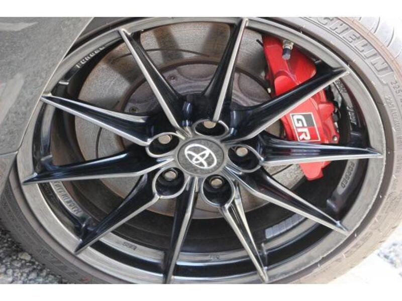 GR YARIS