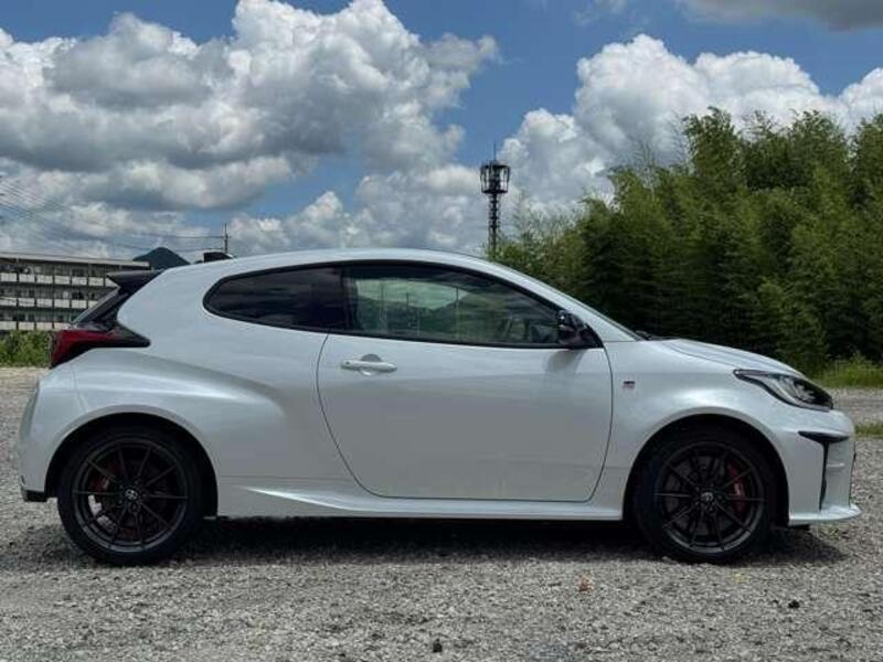 GR YARIS