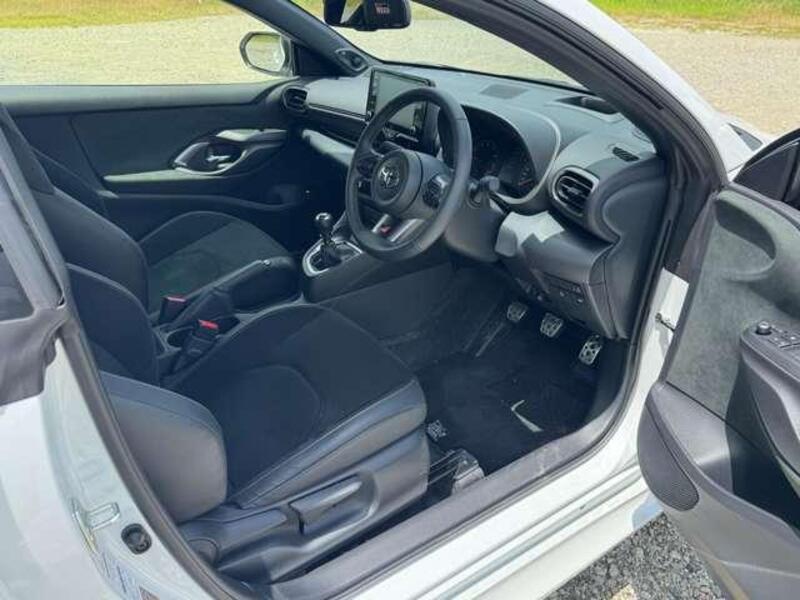 GR YARIS