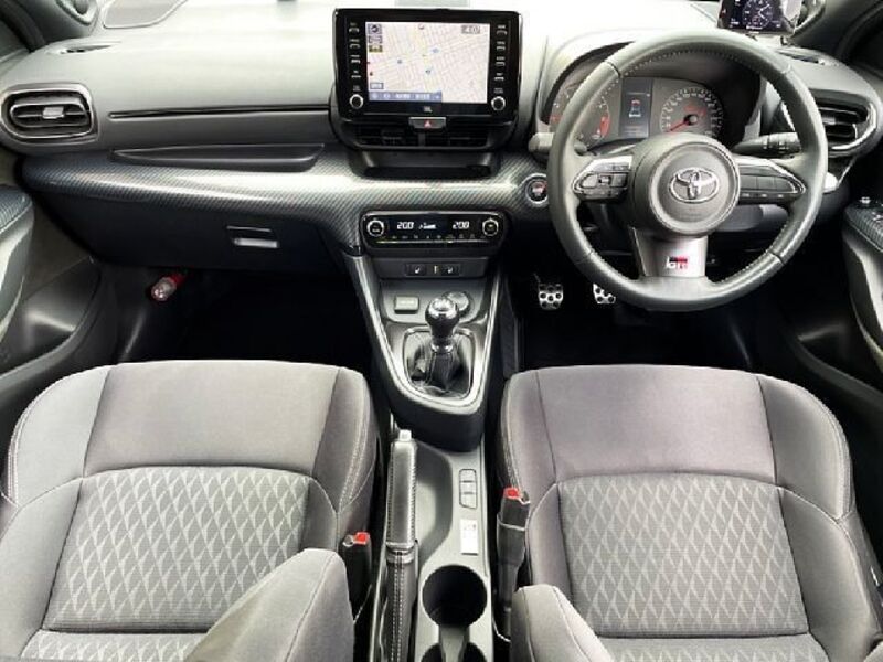 GR YARIS