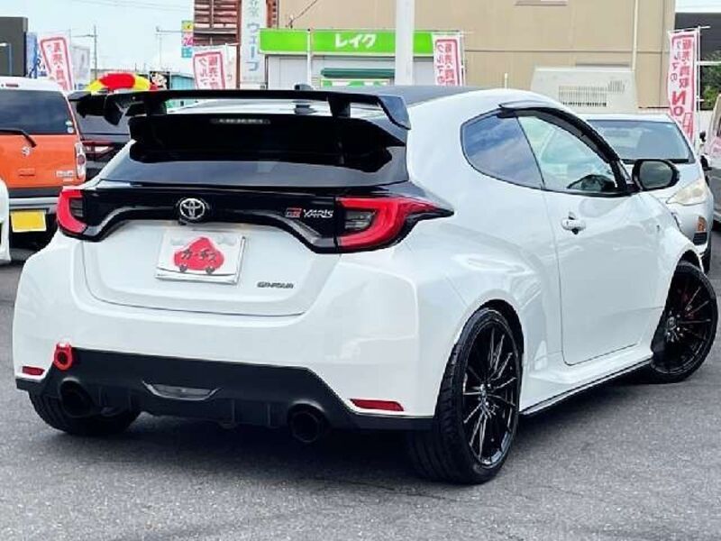 GR YARIS