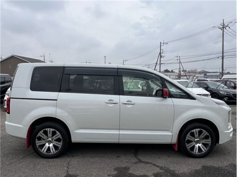 DELICA D5