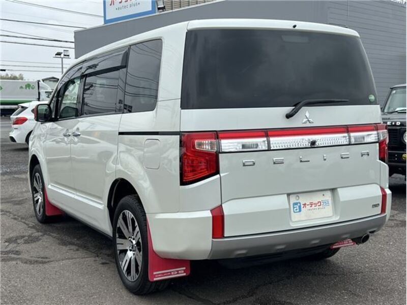 DELICA D5
