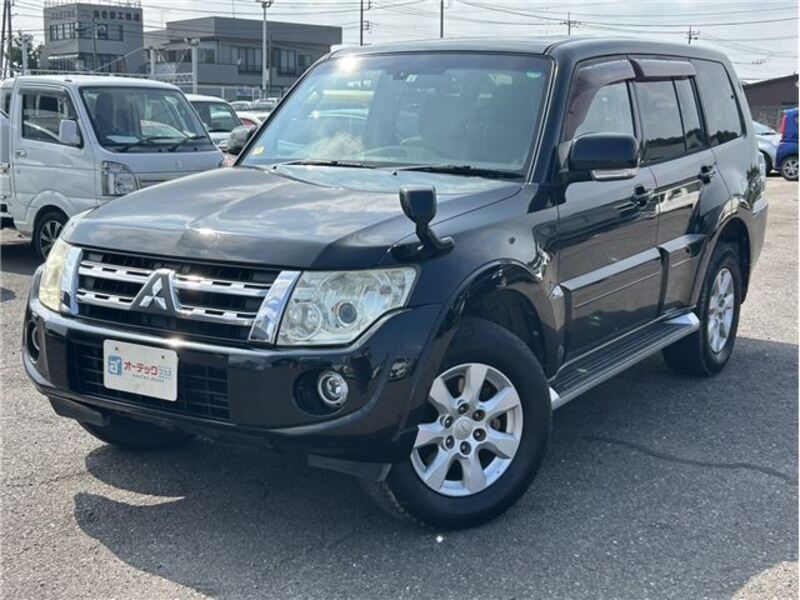 MITSUBISHI PAJERO