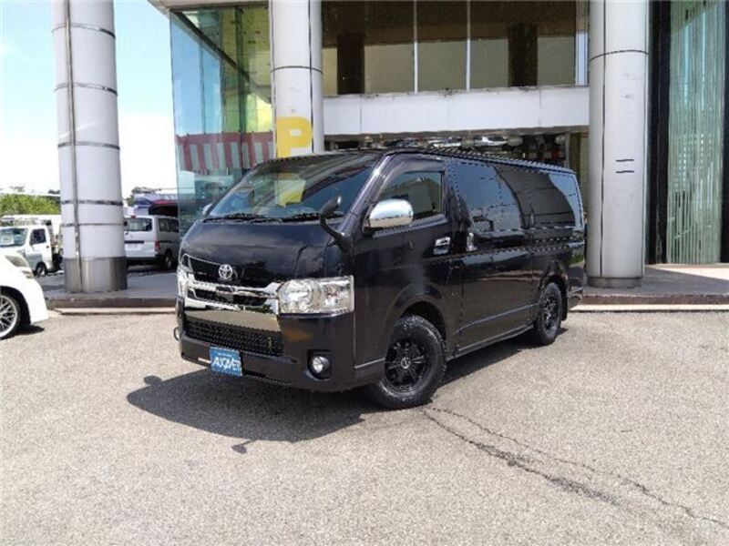 TOYOTA HIACE VAN