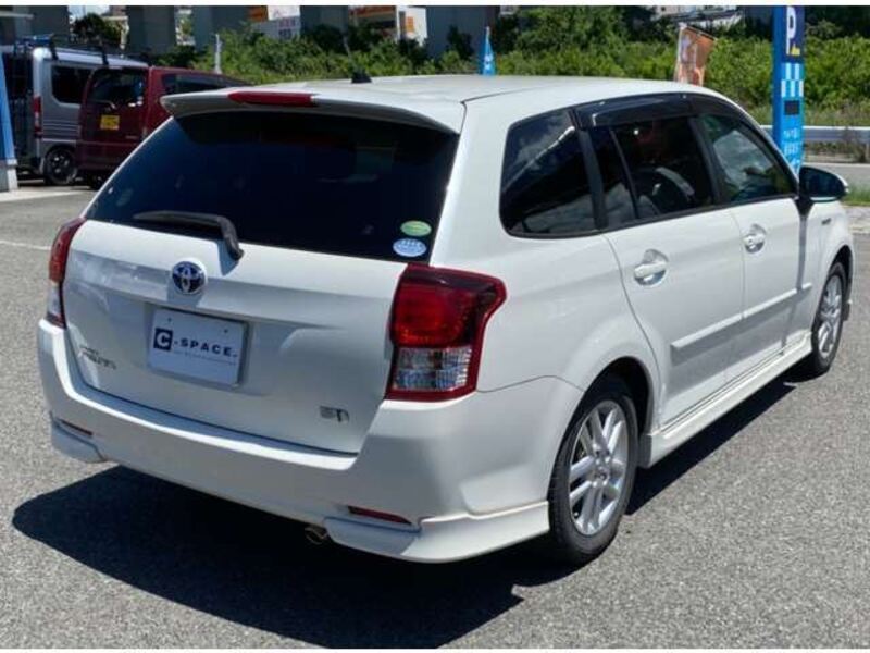 COROLLA FIELDER
