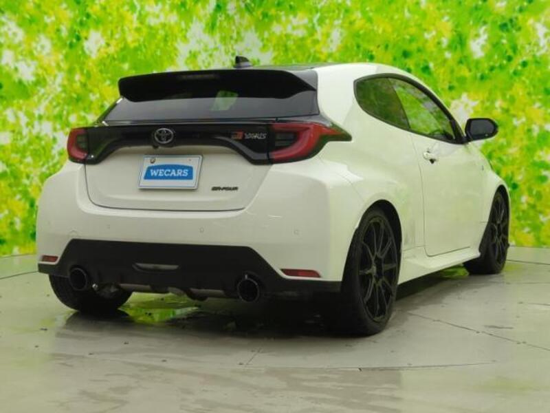 GR YARIS
