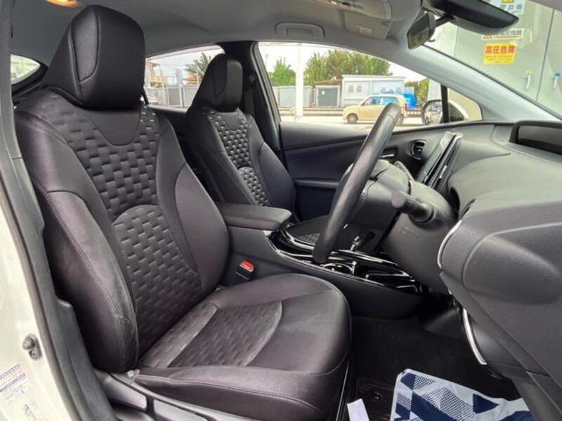 PRIUS PHV